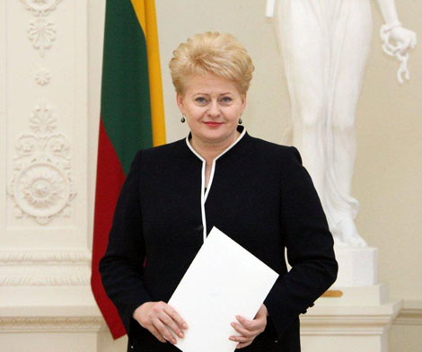 Prezidente_su_dokumentais