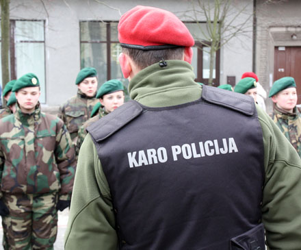 Savanoriai Kariai Karo policija