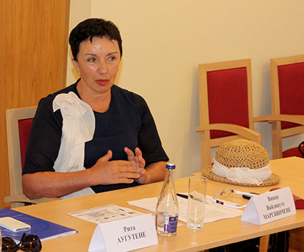 Neringa apvalas stalas Vaidilute Margeviciene