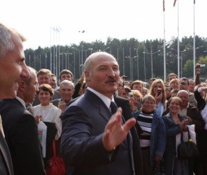 Prieš Naujuosius į Eurazijos sąjungos viršūnių susitikimą Sankt-Peterburge nenuvykęs A.Lukašenko tapo "šalies-nevykėlės" vadovu . KK nuotr.