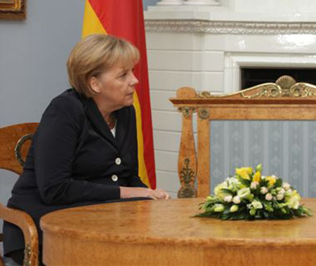 Kaip veikia Angelos Merkel "dviejų greičių" ES: Vokietijoje lietuviškas pasas - patyčios objektas. Nuotr. iš lrp.lt