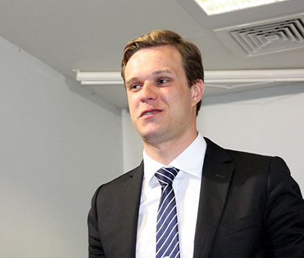Gabrielius Landsbergis 20140526 LLRA-KŠS teigia, kad tai jų partija yra "tikrų kriščionių demokratų partija", nes konservatorių lyderio G.Landsbergio pažiūros visai ne krikščioniškos. KK nuotr.