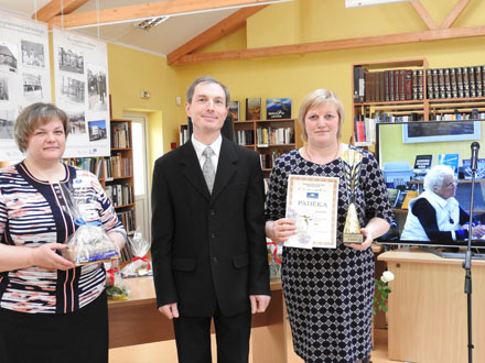 Ignalinos viešosios bibliotekos „Protų mūšio“ nugalėtojams įteiktos mero taurės