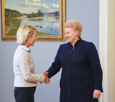 Prezidentė susitiko su Vokietijos gynybos ministre Ursula von der Leyen. Nuotr. iš lrp.lt