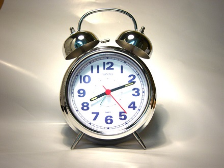 Kasmet du kartus per metus persukami laikrodžiai 1 valanda. sxc.hu nuotr.