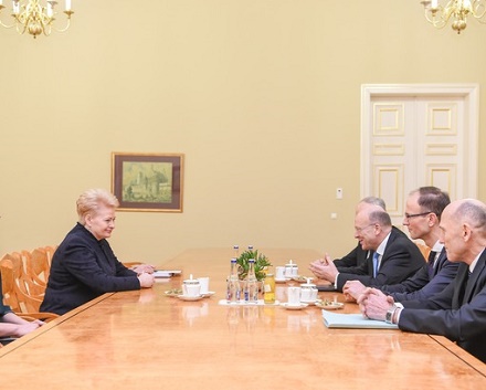 Prezidentė susitiko su Europos Sąjungos Teisingumo Teismo pirmininku. Nuotr. lrp.lt