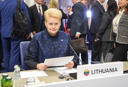 Prezidentė Dalia Grybauskaitė dalyvauja neformaliame Europos Vadovų Tarybos susitikime. Nuotr. iš lrp.lt