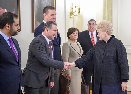 Prezidentė Dalia Grybauskaitė susitiko su NATO Parlamentinės Asamblėjos NATO partnerysčių pakomitečio delegacija, vadovaujama įtakingo Vokietijos politiko Karlo Lamerso. Nuotr. iš lrp.lt 