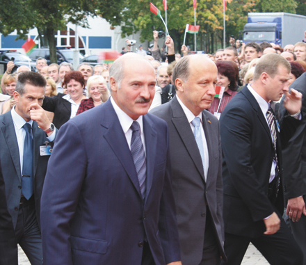 Išslaptintos A.Lukašenkos ir A.Kubiliaus susitikimų pokalbių ataskaitos atskleidė, kaip tuometinis Lietuvos premjeras "rūpinosi" baltarusiškos elektrinės saugiu atstumu. KK nuotr. 