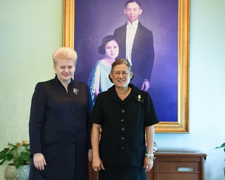 Prezidentė Dalia Grybauskaitė pradėdama vizitą Pietryčių Azijoje susitiko su Tailando Princese Maha Chakri Sirindhorn. Nuotr. iš lrp.lt