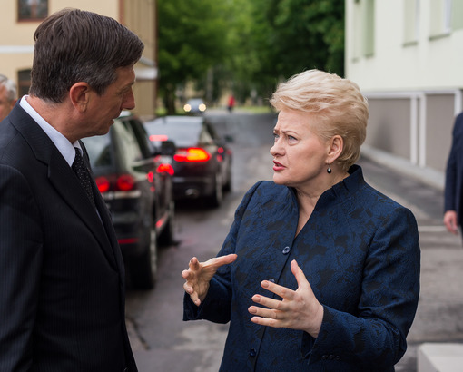 Prezidentė Dalia Grybauskaitė su oficialaus vizito į Lietuvą atvykusiu Slovėnijos Respublikos Prezidentu Borutu Pahoru apsilankė Nacionaliniame kibernetinio saugumo centre. Nuotr. iš lrp.lt