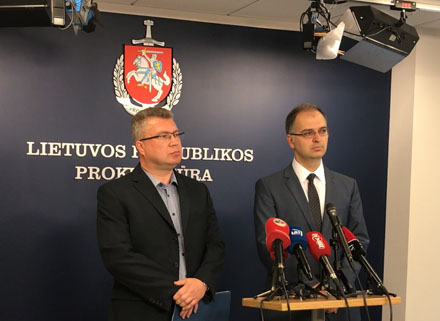 Generalinės prokuratūros Organizuotų nusikaltimų ir korupcijos tyrimo departamento vyriausiasis prokuroras Martynas Jovaiša ir šio departamento prokuroras Tomas Meškauskas. GP nuotr.