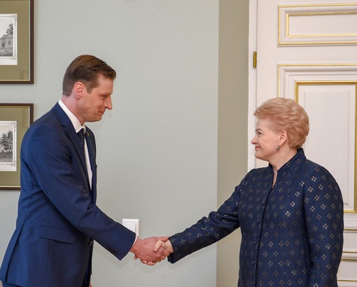 Prezidentė Dalia Grybauskaitė susitiko su Premjero pateiktu kandidatu į aplinkos ministrus Kęstučiu Mažeika. Nuotr. iš lrp.lt