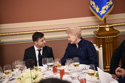 Prezidentė dalyvauja Ukrainos prezidento V. Zelenskio inauguracijoje. Nuotr. iš lrp.lt 