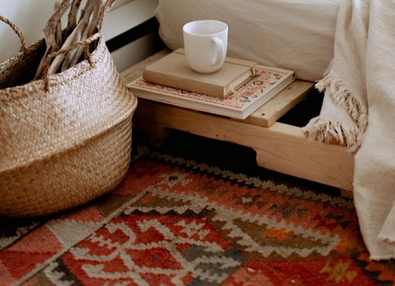 Kuo geros kokybės vintažinis kilimas ilgiau yra jūsų namuose, tuo jis darosi ypatingesnis, todėl jį galima patiesti net tokioje patalpoje, kurioje daug lankomasi