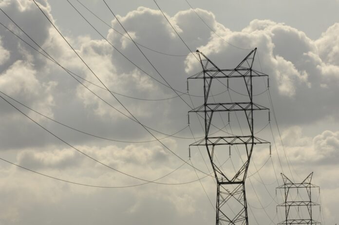 Electricite energie pilone paysage campagne