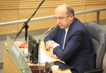 Kas stovi už „kovos su dezinformacija“? LŽA kelia klausimus dėl Kubiliaus aplinkos