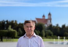 Valdas Vasiliauskas. Nauji G. Nausėdos rūbai
