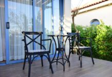 Ką verta žinoti planuojant terasą prie namų?