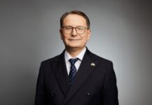 Dėl buvusio Konstitucinio pirmininko D.Žalimo veiklos – kreipimąsis į FNTT: klausimų kelia gauti 200 000 eurų