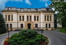 Lenkijoje – kova dėl Konstitucinio Tribunolo: „Ordo Iuris“ kalba apie perversmą ir reikalauja tyrimo